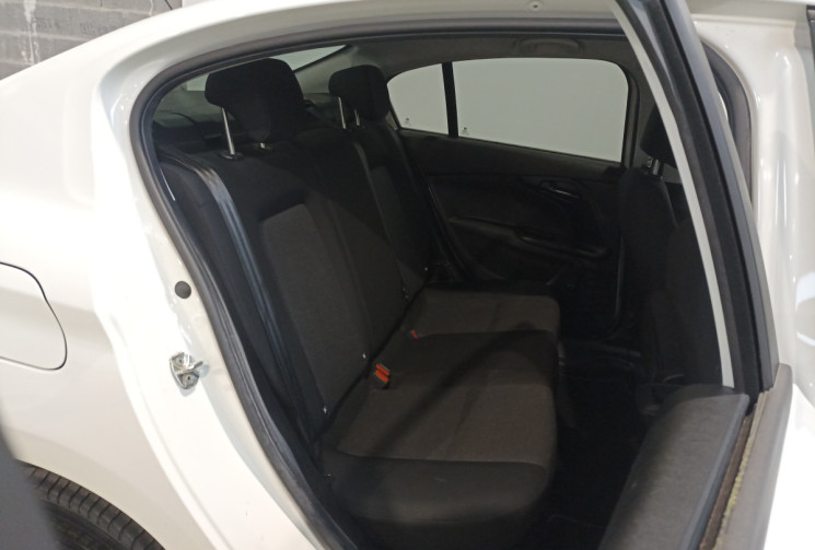 FIAT TIPO 1.3 MultiJet 95 ch Street / Suivi complet Fiat / Moteur à chaîne