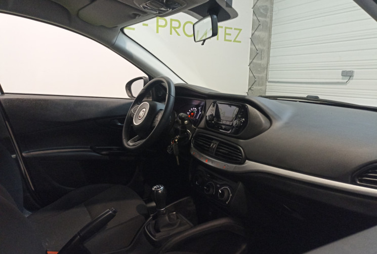 FIAT TIPO 1.3 MultiJet 95 ch Street / Suivi complet Fiat / Moteur à chaîne