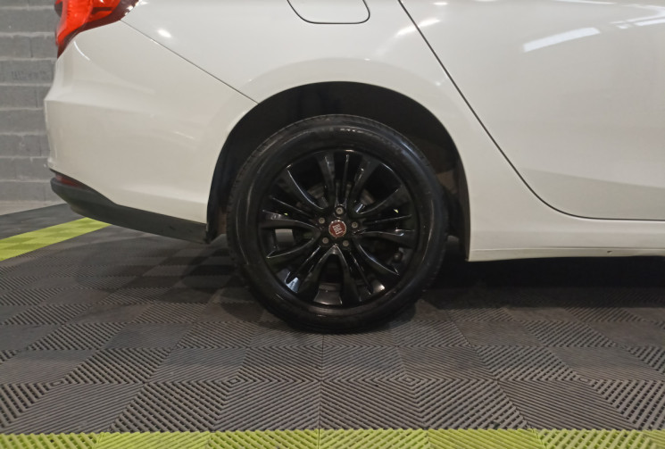 FIAT TIPO 1.3 MultiJet 95 ch Street / Suivi complet Fiat / Moteur à chaîne