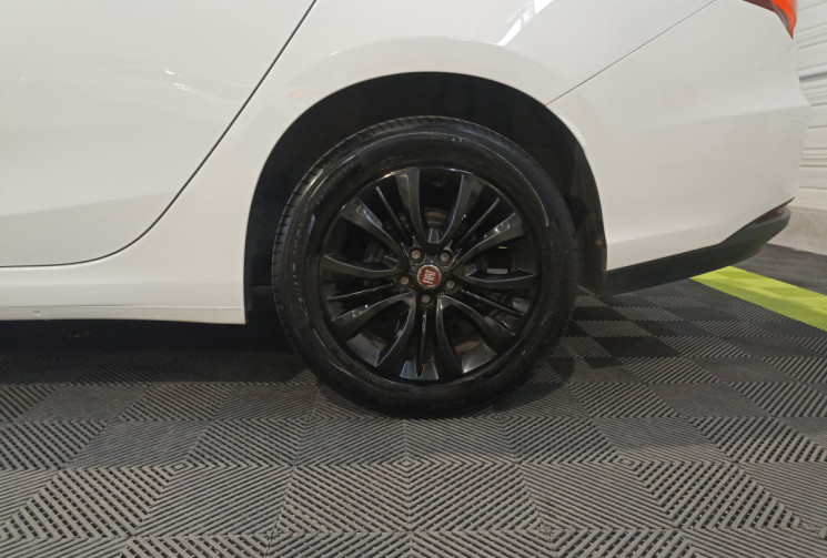 FIAT TIPO 1.3 MultiJet 95 ch Street / Suivi complet Fiat / Moteur à chaîne