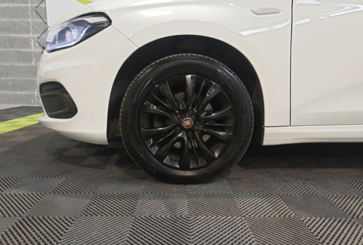 FIAT TIPO 1.3 MultiJet 95 ch Street / Suivi complet Fiat / Moteur à chaîne