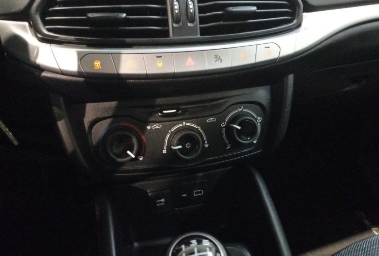 FIAT TIPO 1.3 MultiJet 95 ch Street / Suivi complet Fiat / Moteur à chaîne