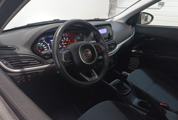 FIAT TIPO 1.3 MultiJet 95 ch Street / Suivi complet Fiat / Moteur à chaîne