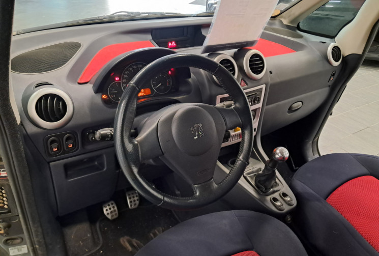 Peugeot 1007  1.6 HDI 110 SPORTY PACK - SUIVI ENTRETIEN -