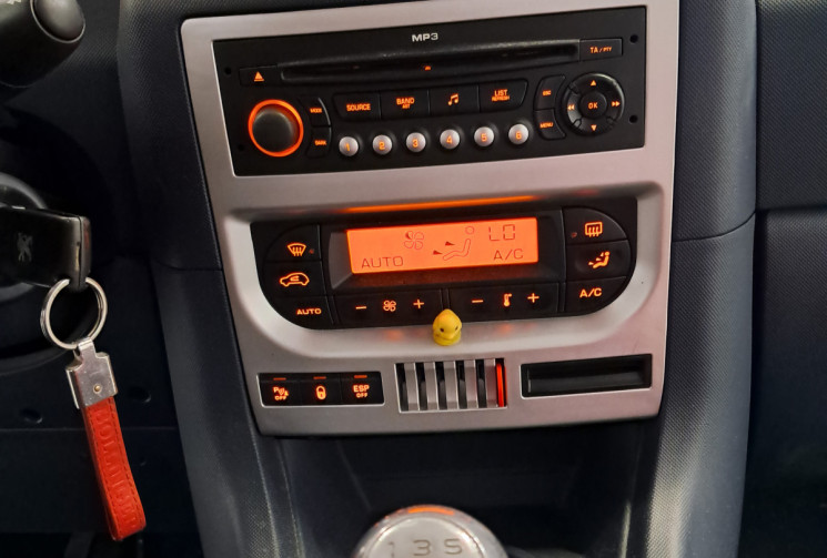 Peugeot 1007  1.6 HDI 110 SPORTY PACK - SUIVI ENTRETIEN -