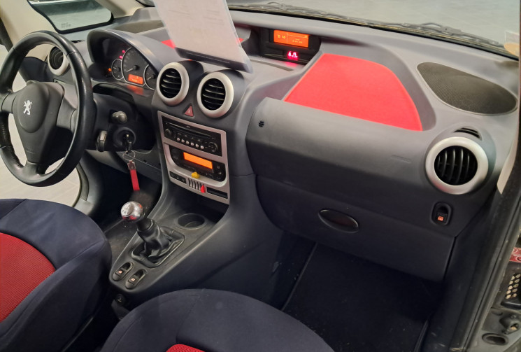 Peugeot 1007  1.6 HDI 110 SPORTY PACK - SUIVI ENTRETIEN -