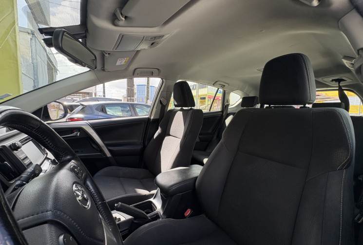 Toyota RAV4 IV Phase 2 2.5 VVTi 16V 197 Hybrid 2WD E-CVT 155 cv Boîte auto / Très faible kilométrage