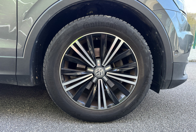 Volkswagen Tiguan 1.4 TSi 150 CARAT EXCLUSIVE DSG6 * TOIT OUVRANT * ATTELAGE * DYNAUDIO * TETE HAUTE