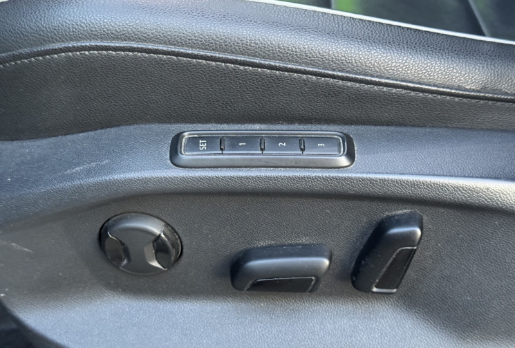 Volkswagen Tiguan 1.4 TSi 150 CARAT EXCLUSIVE DSG6 * TOIT OUVRANT * ATTELAGE * DYNAUDIO * TETE HAUTE