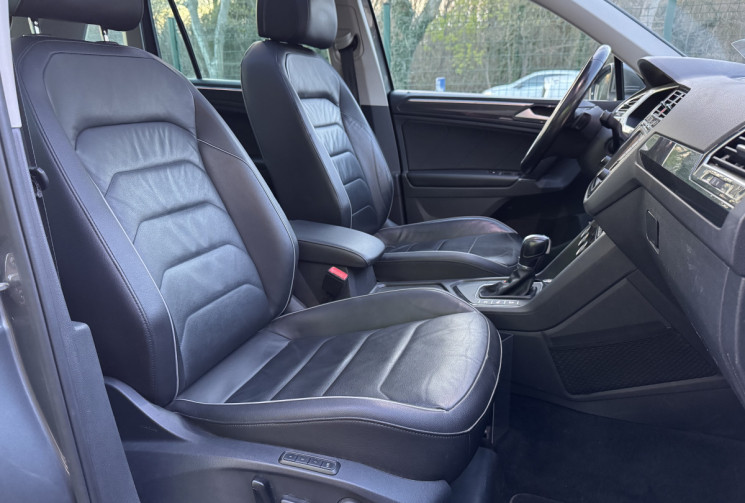 Volkswagen Tiguan 1.4 TSi 150 CARAT EXCLUSIVE DSG6 * TOIT OUVRANT * ATTELAGE * DYNAUDIO * TETE HAUTE