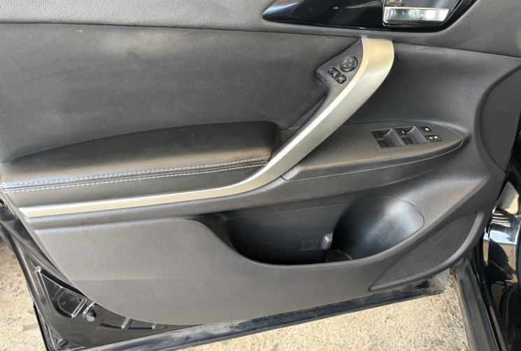 Mitsubishi ECLIPSE CROSS 1.5 MIVEC 163 INVITE 2 WD