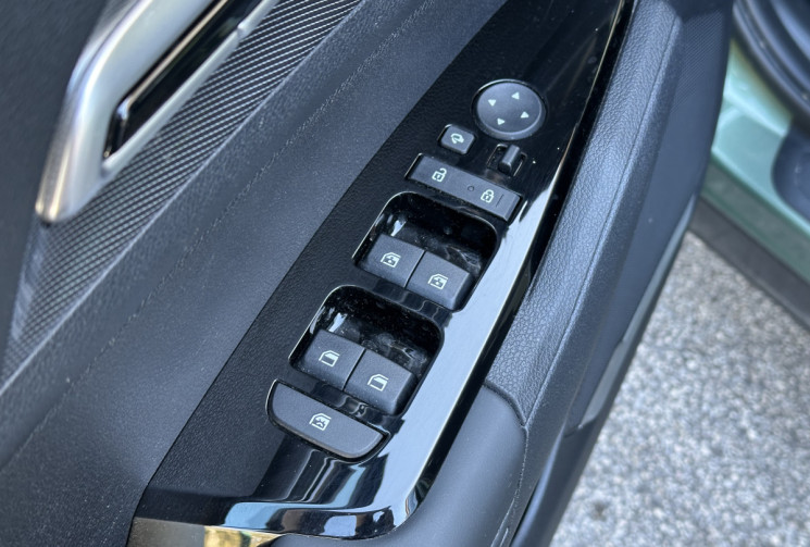 Kia Sportage 1.6 T-GDI 230 ch HEV ACTIVE 4x2 BVA6 / Entretien à jour / Garantie KIA 07-2029