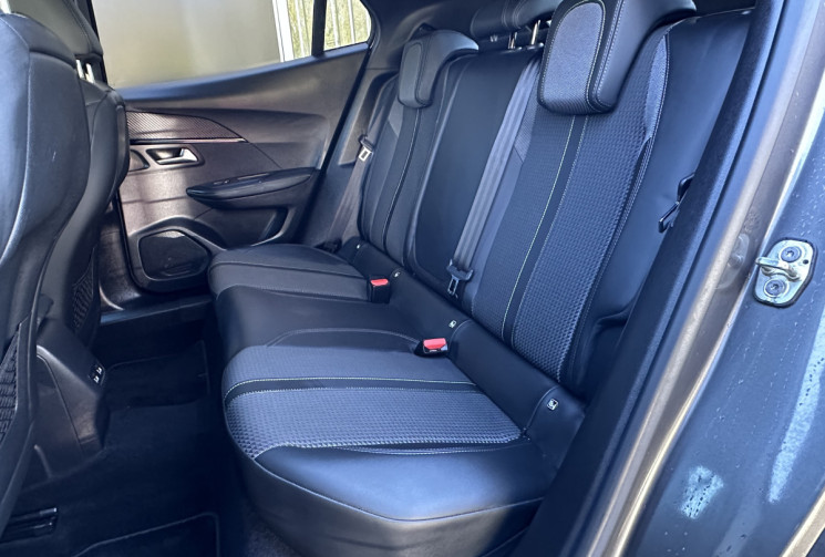 Peugeot 2008 GT Line 1.5 BlueHDI 130 EAT8 / Camera / Carplay / Entretien complet / GARANTIE 6 MOIS 