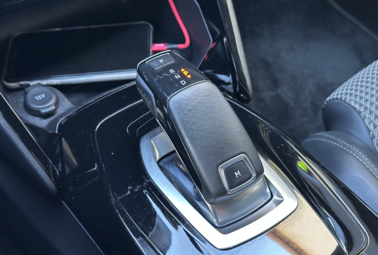 Peugeot 2008 GT Line 1.5 BlueHDI 130 EAT8 / Camera / Carplay / Entretien complet / GARANTIE 6 MOIS 