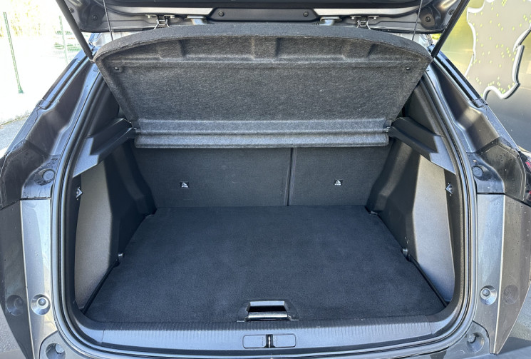 Peugeot 2008 GT Line 1.5 BlueHDI 130 EAT8 / Camera / Carplay / Entretien complet / GARANTIE 6 MOIS 