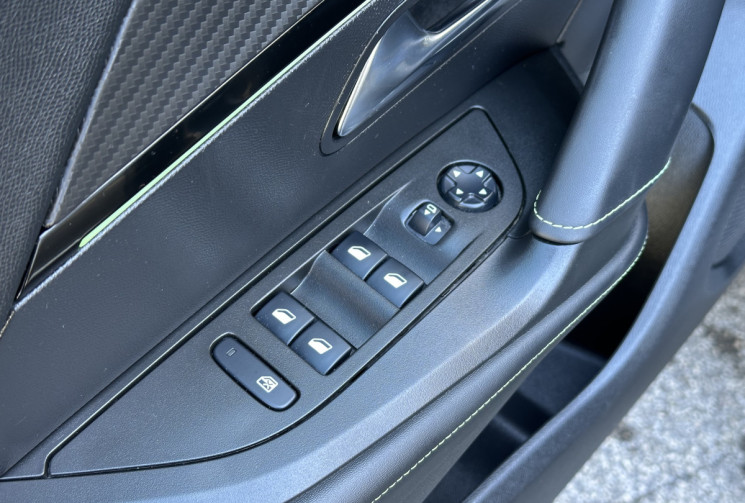 Peugeot 2008 GT Line 1.5 BlueHDI 130 EAT8 / Camera / Carplay / Entretien complet / GARANTIE 6 MOIS 