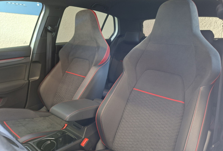 Volkswagen Golf 8 2.0 TSI 300 DSG 7 GTI CLUBSPORT TOIT OUVRANT HARMAN KARDON  GARANTIE 6 MOIS