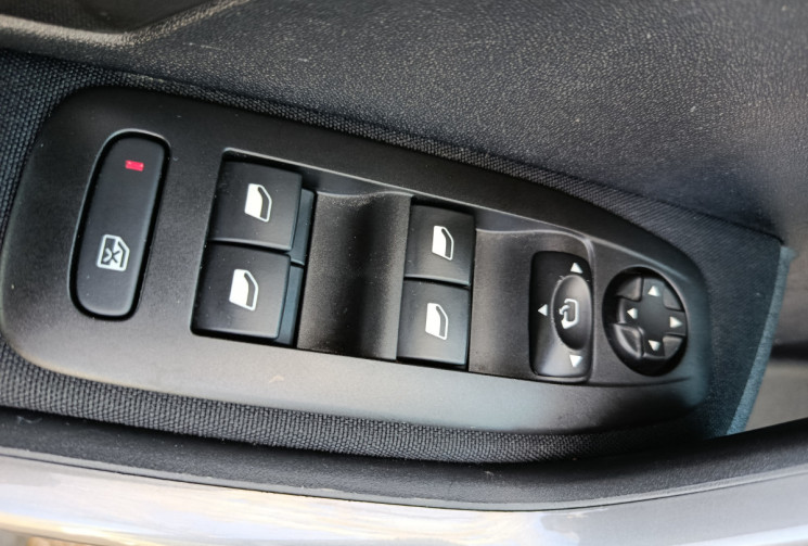 Peugeot 2008 1.6 BlueHDi Style 99 / Courroie de Distribution Ok