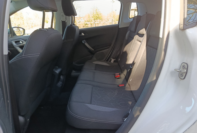 Peugeot 2008 1.6 BlueHDi Style 99