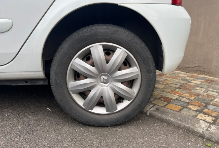 Renault Clio  Campus Evolution 1.2 i 16V eco2 75 cv