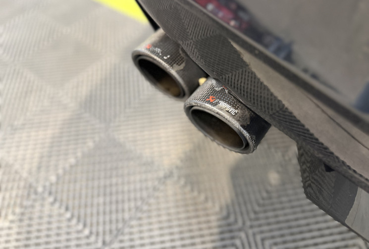 BMW M6 M6 GRAN COUPE V8 4.4 560 DKG7- Akrapovic / Pack carbone / HUD