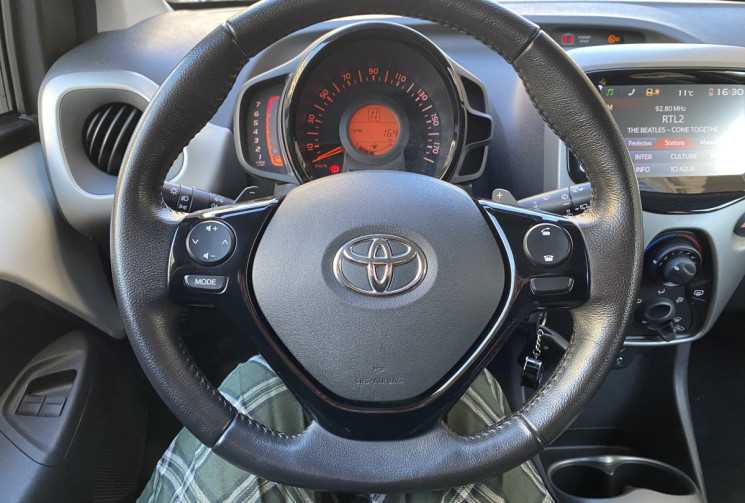 Toyota Aygo 1.0 VVTI 69 BOITE AUTO 5 portes