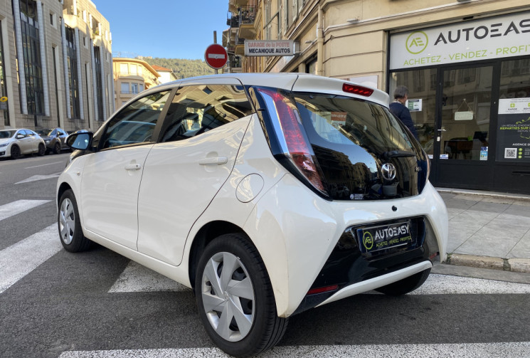 Toyota Aygo 1.0 VVTI 69 BOITE AUTO 5 portes