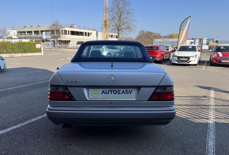 Mercedes CLASSE E CABRIOLET 320 E Cabriolet 220 ch  6 Cylindres en ligne / COLLECTION