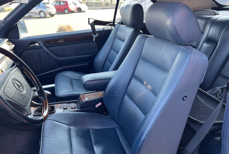 Mercedes CLASSE E CABRIOLET 320 E Cabriolet 220 ch  6 Cylindres en ligne / COLLECTION