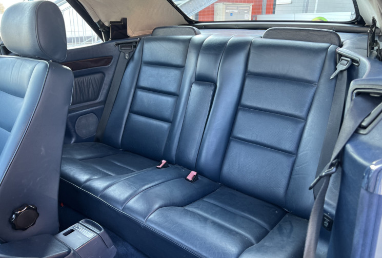 Mercedes CLASSE E CABRIOLET 320 E Cabriolet 220 ch  6 Cylindres en ligne / COLLECTION