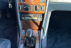 Mercedes CLASSE E CABRIOLET 320 E Cabriolet 220 ch  6 Cylindres en ligne / COLLECTION