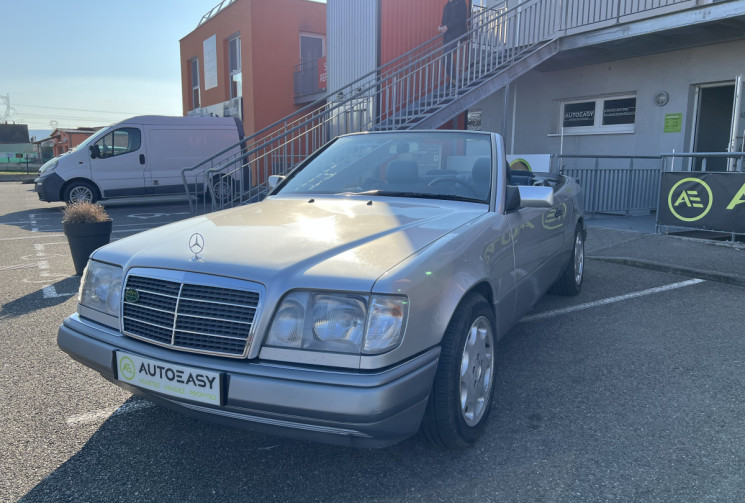 Mercedes CLASSE E CABRIOLET 320 E Cabriolet 220 ch  6 Cylindres en ligne / COLLECTION