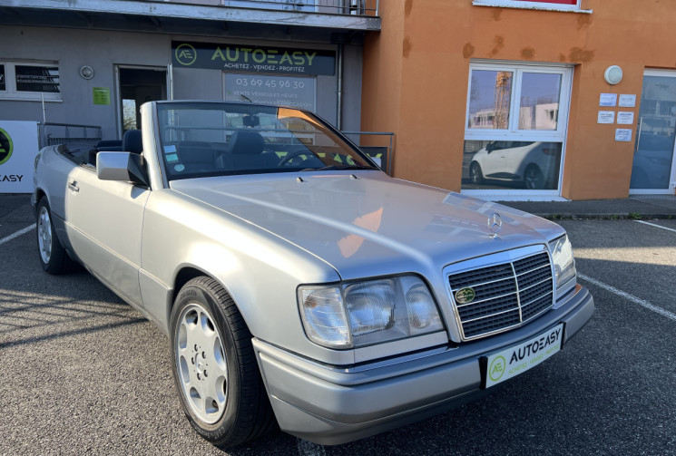 Mercedes CLASSE E CABRIOLET 320 E Cabriolet 220 ch  6 Cylindres en ligne / COLLECTION