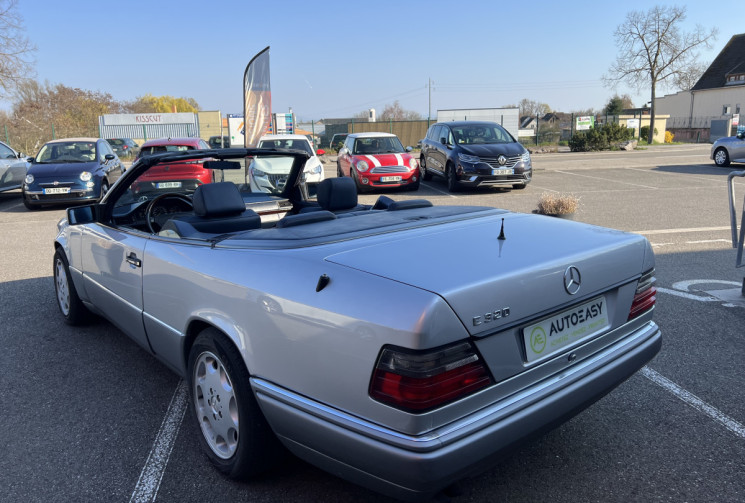 Mercedes CLASSE E CABRIOLET 320 E Cabriolet 220 ch  6 Cylindres en ligne / COLLECTION