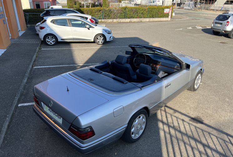 Mercedes CLASSE E CABRIOLET 320 E Cabriolet 220 ch  6 Cylindres en ligne / COLLECTION