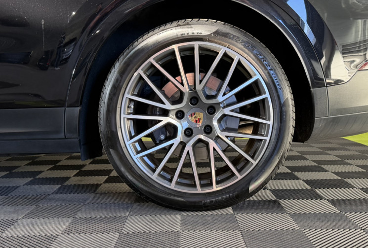 Porsche Cayenne  3.0 V6 462 e-HYBRID - Pack black / PDLS + / Bose / Porsche approved 24 mois 