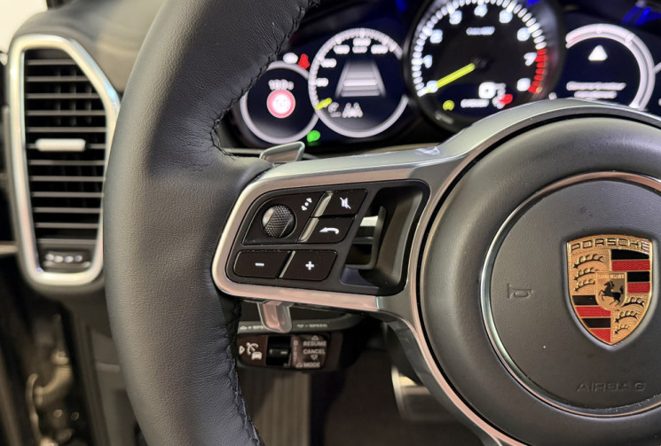 Porsche Cayenne  3.0 V6 462 e-HYBRID - Pack black / PDLS + / Bose / Porsche approved 24 mois 