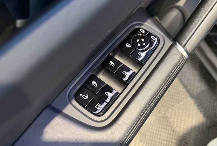 Porsche Cayenne  3.0 V6 462 e-HYBRID - Pack black / PDLS + / Bose / Porsche approved 24 mois 