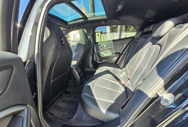 BMW Série 1 M135i xDrive 306 ch Sièges sport  Toit ouvrant pano Harman Kardon 