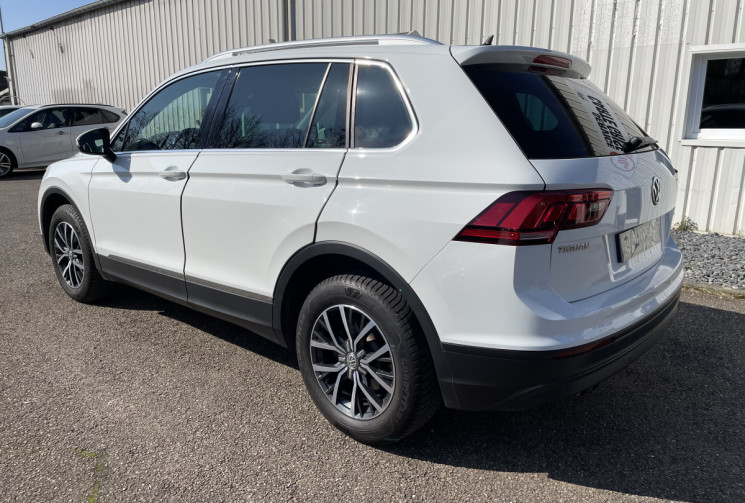 Volkswagen Tiguan 2.0 TDI 150 ch Confort Line 4 Motion *Attelage élec*Sièges Chauffants*Hayon elec