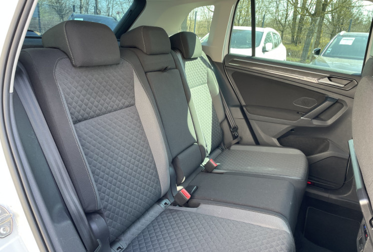 Volkswagen Tiguan 2.0 TDI 150 ch Confort Line 4 Motion *Attelage élec*Sièges Chauffants*Hayon elec