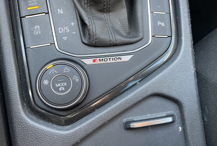 Volkswagen Tiguan 2.0 TDI 150 ch Confort Line 4 Motion *Attelage élec*Sièges Chauffants*Hayon elec