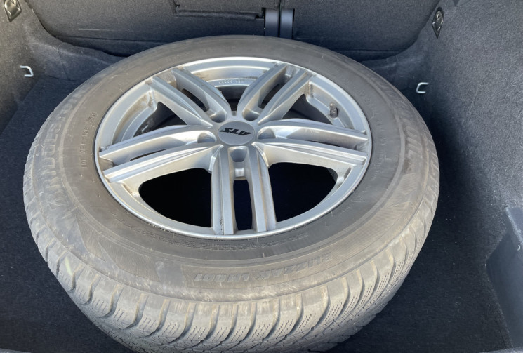 Volkswagen Tiguan 2.0 TDI 150 ch Confort Line 4 Motion *Attelage élec*Sièges Chauffants*Hayon elec