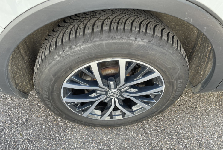 Volkswagen Tiguan 2.0 TDI 150 ch Confort Line 4 Motion *Attelage élec*Sièges Chauffants*Hayon elec