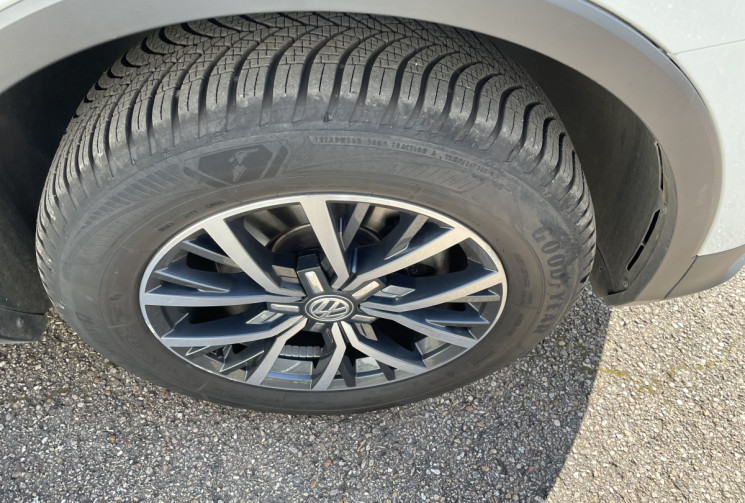 Volkswagen Tiguan 2.0 TDI 150 ch Confort Line 4 Motion *Attelage élec*Sièges Chauffants*Hayon elec