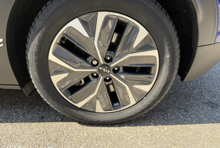 Kia EV6 325 ch Air Active 4WD / Suivi 100% KIA / Première main / TVA