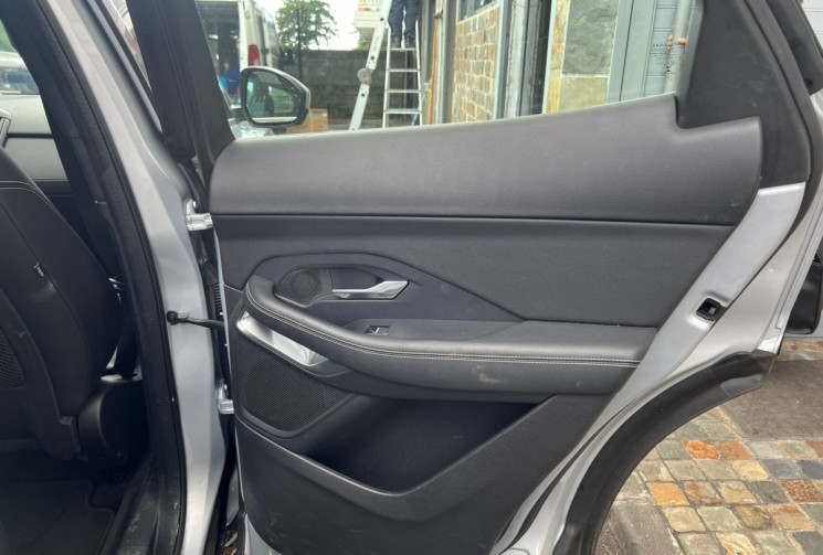 Jaguar E-Pace  Phase 2 D200 2.0 D 16V Mild Hybrid AWD 204 cv R-DYNAMIC