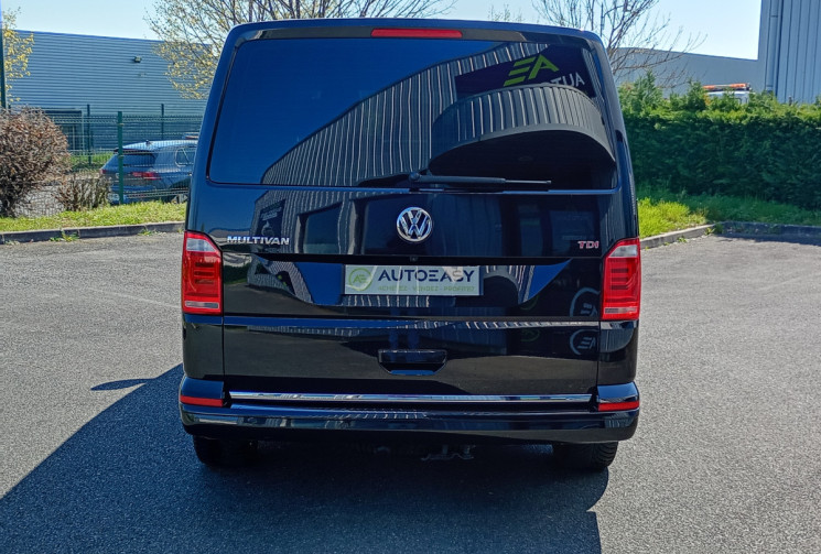 Volkswagen Multivan  Volkswagen Multivan 2.0 TDI 204 7 Places DSG7 Carat Edition *Attelage