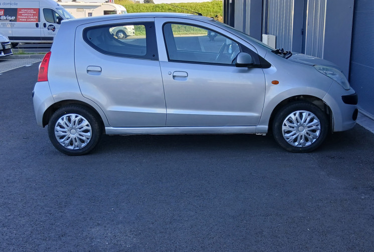 Nissan PIXO 1.0 i 12V 68 cv ACENTA / CLIM