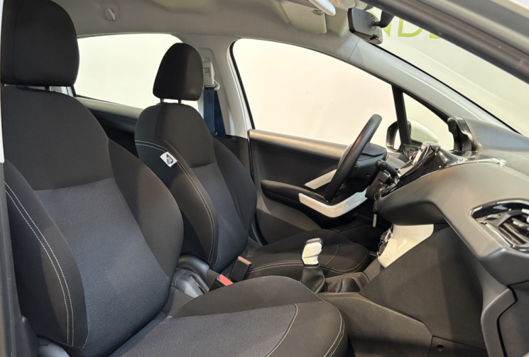 Peugeot 208 1.2 68ch Like - Distribution neuve 